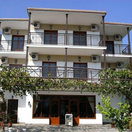 Hotel George خْريسيا أموذيا المظهر الخارجي الصورة