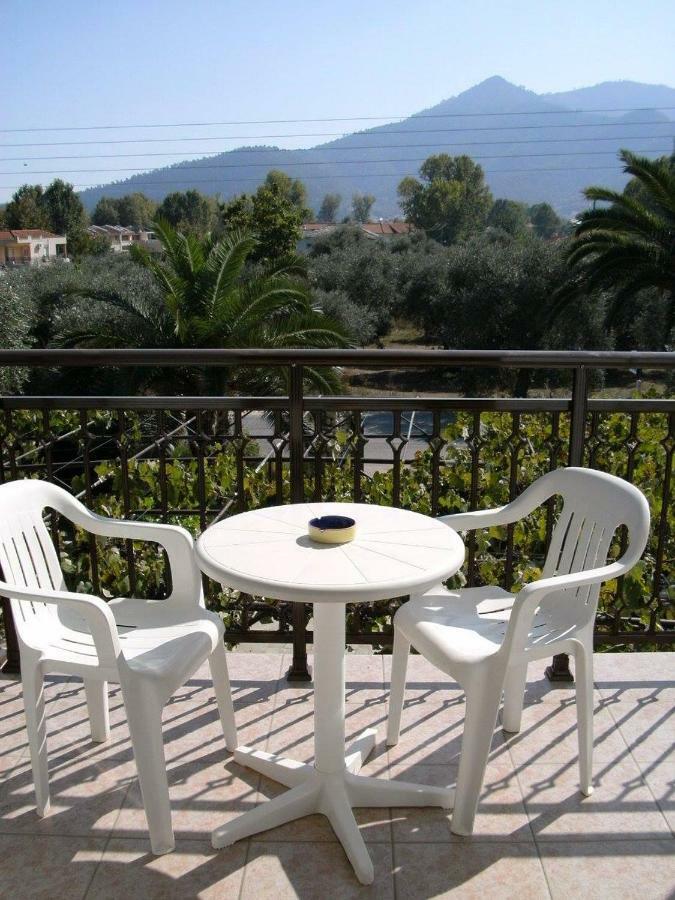 Hotel George خْريسيا أموذيا المظهر الخارجي الصورة